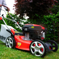 HECHT Benzin Rasenmäher 541 SW mit 4-Takt-Motor, 40 cm Schnittbreite, Radantrieb, 40-Liter-Fangkorb und 7-facher Höhenverstellung – kraftvoll, komfortabel und ideal für Rasenflächen bis 700 m².