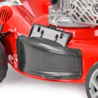 HECHT Benzin Rasenmäher 546 SCW mit 161 cm³ 4-Takt-Motor, 45 cm Schnittbreite, Radantrieb, 55-Liter-Fangkorb, 3-in-1 Funktion (Fangen, Mulchen, Seitenauswurf) und 5-facher Höhenverstellung – ideal für mittlere bis große Rasenflächen.