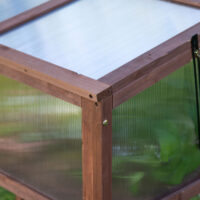 Hochbeet Pflanzkasten 90x50x93 cm aus Tannenholz, Farbe Braun.