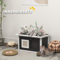 Graues wetterfestes Katzenhaus aus Holz mit integrierter Kratzmatte und Klappdach, bietet Schutz und Krallenpflege im Freien.