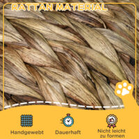 Dunkelbrauner Katzenkorb aus Rattan mit Kissen aus Wasserhyazinthe, bietet eine natürliche und bequeme Schlafgelegenheit.