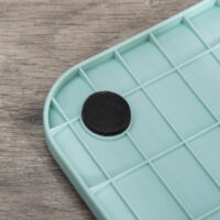 Grüne Katzentoilette mit Haube, für Katzen bis 5kg, reduziert Gerüche und Streuverteilung.