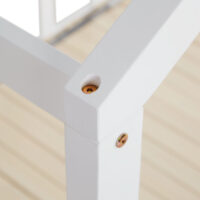 Weisses Kinderbett 90x200 cm mit zusätzlicher Liegefläche.