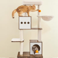 Multifunktionaler Katzenkratzbaum mit integriertem Katzenklo-Schrank, weichen Kissen und robusten Sisalstämmen, ideal für Spiel, Ru