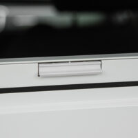 Kühlbox für Auto, 30L, elektrisch mit LCD-Anzeige, Farbe Weiß.