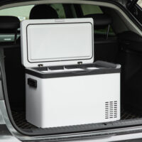 Kühlbox für Auto, 30L, elektrisch mit LCD-Anzeige, Farbe Weiß.