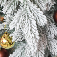 Künstlicher Weihnachtsbaum Christbaum 180cm 1321 Spitzen mit Kunstschnee