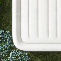 Luftmatratze für 2 Personen, mit Elektropumpe, 203x152x46 cm, Farbe Hellblau.