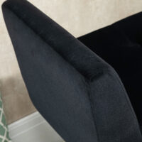 Schwarze Luxus-Sitzbank mit geräumigem Stauraum, Masse 107x42x65cm. Verleiht jedem Raum eine edle Note.