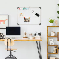 Magnetisches Whiteboard mit Zubehör vielseitig Weiss – Produktfoto zeigt modernes Design, hochwertige Materialien und funktionale Eigenschaften ideal für Wohn- oder Arbeitsbereiche. Perfekt als Einrichtungsinspiration oder zur Produktpräsentation in einem Onlineshop.