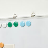 Magnetisches Whiteboard mit Zubehör vielseitig Weiss – Produktfoto zeigt modernes Design, hochwertige Materialien und funktionale Eigenschaften ideal für Wohn- oder Arbeitsbereiche. Perfekt als Einrichtungsinspiration oder zur Produktpräsentation in einem Onlineshop.