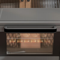 Ein grauer Minibackofen und Ofen mit 21 Litern Fassungsvermögen, 1400W Leistung, Temperaturbereich 100-230 Grad Celsius, Timer und Edelstahl-Zubehör.