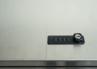 Mülltonnenbox für 4 Tonnen aus WPC und Edelstahl anthrazit 120x264x85 cm