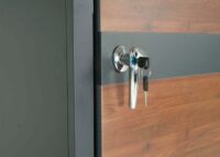 Mülltonnenbox aus Metall anthrazit dunkelbraun in Holzoptik erweiterbar