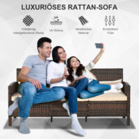 Braunes Rattan-Loungesofa für drei Personen mit Kissen.