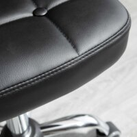 Ein 2er-Set höhenverstellbarer Rollhocker in Dunkelgrau.