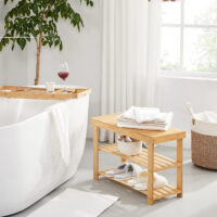 Bambus-Schuhregal mit Sitzbank – Stabil und umweltfreundlich. Bietet Platz für Schuhe und dient als bequeme Sitzgelegenheit. Maße: 70 x 28 x 45 cm, max. Tragfähigkeit: 120 kg. Inklusive Zubehörbeutel und Anleitung.