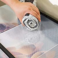 Schwarze Schuhbox im 18er-Set, stapelbar und mit Belüftungslöchern.