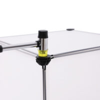 Weißes Schuhregal mit zehn Fächern für eine übersichtliche Schuhaufbewahrung.