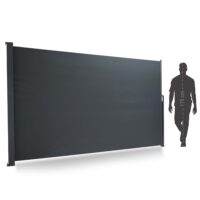 Große Seitenmarkise mit 180x300 cm für zuverlässigen Sicht- und Windschutz im Garten.