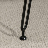 Graue Sitzbank mit Kunstfellbezug und schlanken Metallbeinen, Masse 82x30x47cm. Bringt stilvolle Gemütlichkeit in Ihr Zuhause.