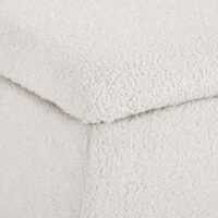 Cremefarbene Sitzbank in Samtoptik mit Stauraum, ideal für das Wohnzimmer. Eine helle und einladende Bereicherung.