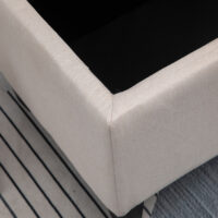 Cremeweisse Sitzbank mit Stauraum, Masse 100x40x44cm. Passt sich dezent jeder Einrichtung an und bietet zusätzlichen Stauraum.