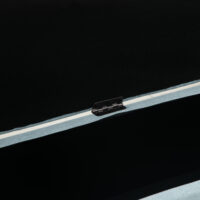 Hellgrüne Sitzbank mit Stauraum, Masse 110x39x45cm. Eine frische Farbe für ein funktionales Möbelstück.