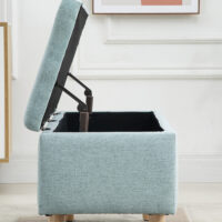 Hellgrüne Sitzbank mit Stauraum, Masse 110x39x45cm. Eine frische Farbe für ein funktionales Möbelstück.