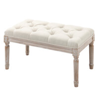 Ein cremeweisser Sitzhocker mit gepolstertem Sitz und Holzbeinen in Leinenoptik.