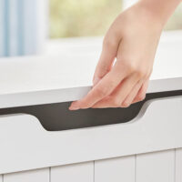 Geräumige Kinderbank mit Stauraum und Klappdeckel, tragfähig bis 136 kg – Maße: 40 × 76 × 48 cm, aus robuster Spanplatte.