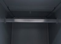 Grauer Stahlschrank mit Kleiderstange und Schließfach 90x38x45 cm