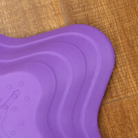 Stapelspielzeug in Form von rutschfesten Flusssteinen, ideal für Balancespiele bis 80kg. Es fördert Koordination und Körperbeherrschung bei Kindern.