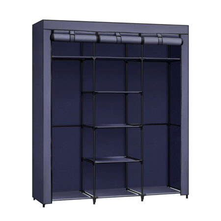 Praktischer Kleiderschrank mit Stoffbezug, 2 Kleiderstangen und Regalfächern für geordnete Kleidung. Staubschutz, einfache Montage und Reißverschluss-Abdeckung. Robustes Stahlgestell. Maße: 108 x 170 x 45 cm.