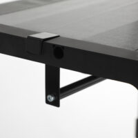 Grauer Stoff-Kleiderschrank, leicht und flexibel einsetzbar.