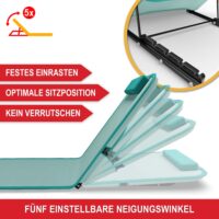 Kompakte, tragbare Strandliege mit verstellbarer Liegefläche, ideal für den Garten oder Strand.