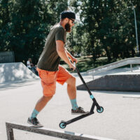 Grüner Stunt Scooter mit ABEC 9 Kugellagern und Kunstlederrädern, ideal für Kinder ab 14 Jahren