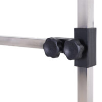 Höhenverstellbarer und klappbarer Trimmtisch mit Unterkorb für Hunde.