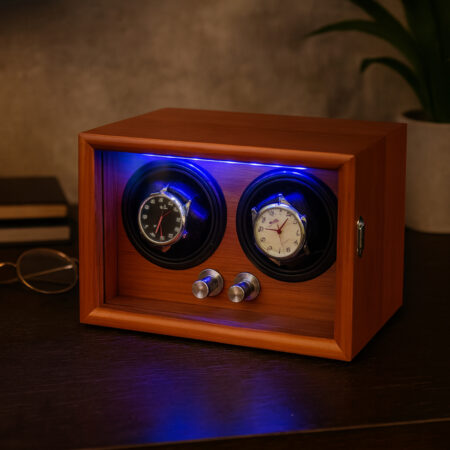 Uhrenbeweger Mr. Smith für 2 Automatikuhr – 4 Rotationsmodi leiser Motor Hellbraun Holzoptik Ambientebild