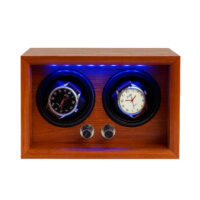 Uhrenbeweger Mr. Smith für 2 Automatikuhr – 4 Rotationsmodi leiser Motor Hellbraun Holzoptik Ansicht Front beleuchtet