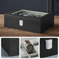 Elegante Uhrenbox aus schwarzem PU-Leder mit Glasdeckel und dunkelgrauen Nähten. Bietet Platz für 10 Uhren, schützt vor Staub und Kratzern und präsentiert die Sammlung stilvoll. Maße: 21 x 25 x 8,5 cm, Gewicht: 0,9 kg.