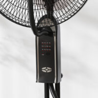Ventilator oszillierend mit Wasserkühlung und Luftbefeuchter schwarz
