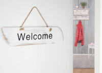 Wandschild Dekoschild Holzschild Shabby-Look 10x43x1cm weiss Welcome