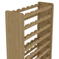 Detailansicht der oberen Ebenen des Weinregals aus Kiefernholz. Die Flaschen liegen sicher und geschützt in den dafür vorgesehenen Aussparungen.