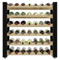 Frontansicht des Weinregals "Loft" mit Platz für 42 Flaschen. Das schlichte Design und die natürliche Farbe des Holzes fügen sich harmonisch in jeden Raum ein.